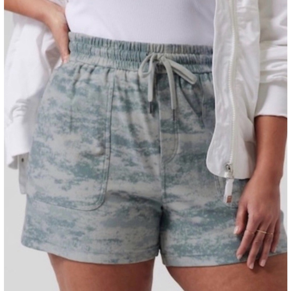 Athleta Pants - Athleta Farallon Shorts Women’s 2X Camo Elastic Waist Drawstring Athletic Sport